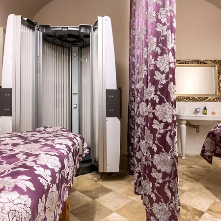 Hotel Zámek - Hotel&resort Ratmerice