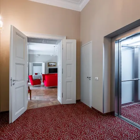 Zámek - Hotel&resort Hotel Ratmerice