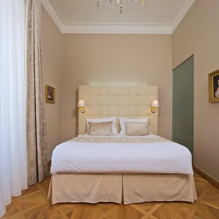 Zamek - & Hotel Ratmerice