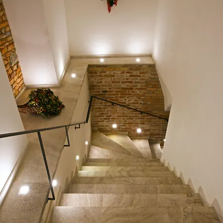 Zamek - & Hotel Ratmerice