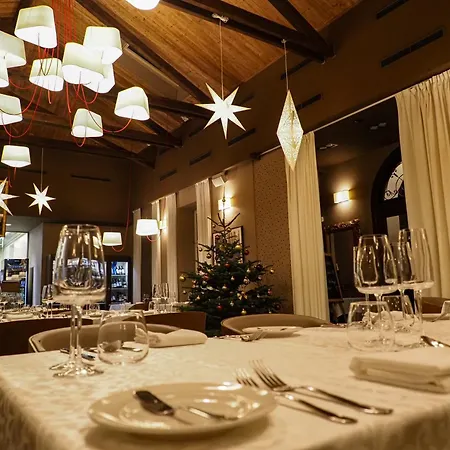 Zamek - & Hotel