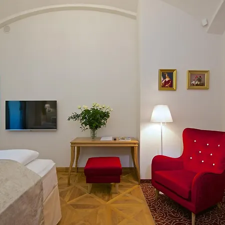 Zámek - Hotel&resort Hotel Ratmerice