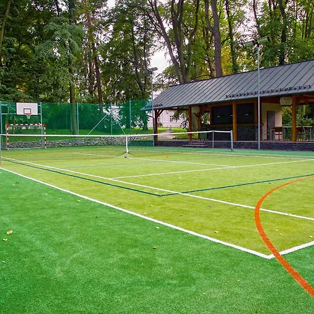 Zamek - & 4*