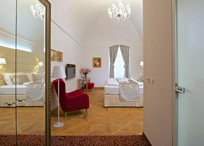 Zámek - Hotel&resort Hotel Ratmerice