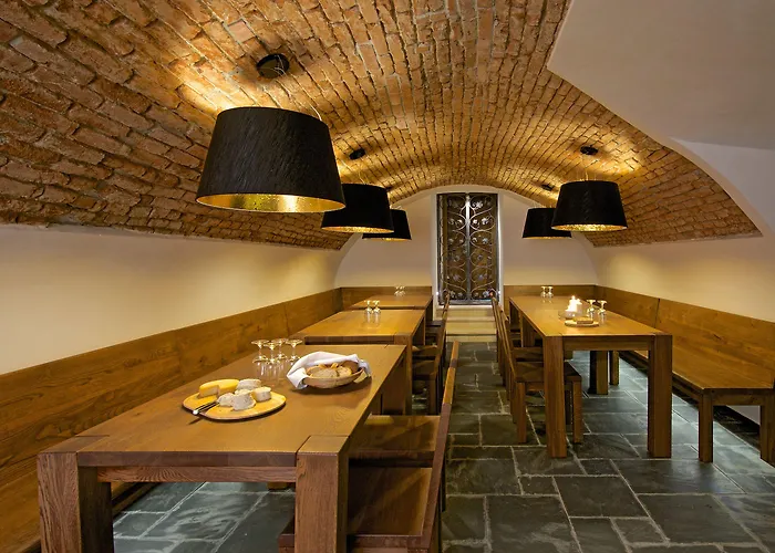 Zámek - Hotel&resort Ratmerice