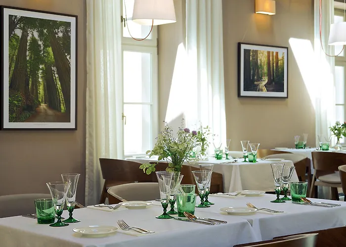 Zámek - Hotel&resort Ratmerice