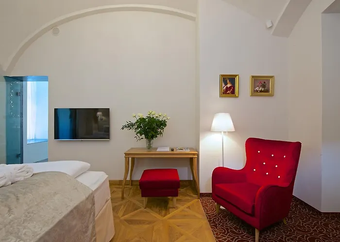Zámek - Hotel&resort Hotel Ratmerice